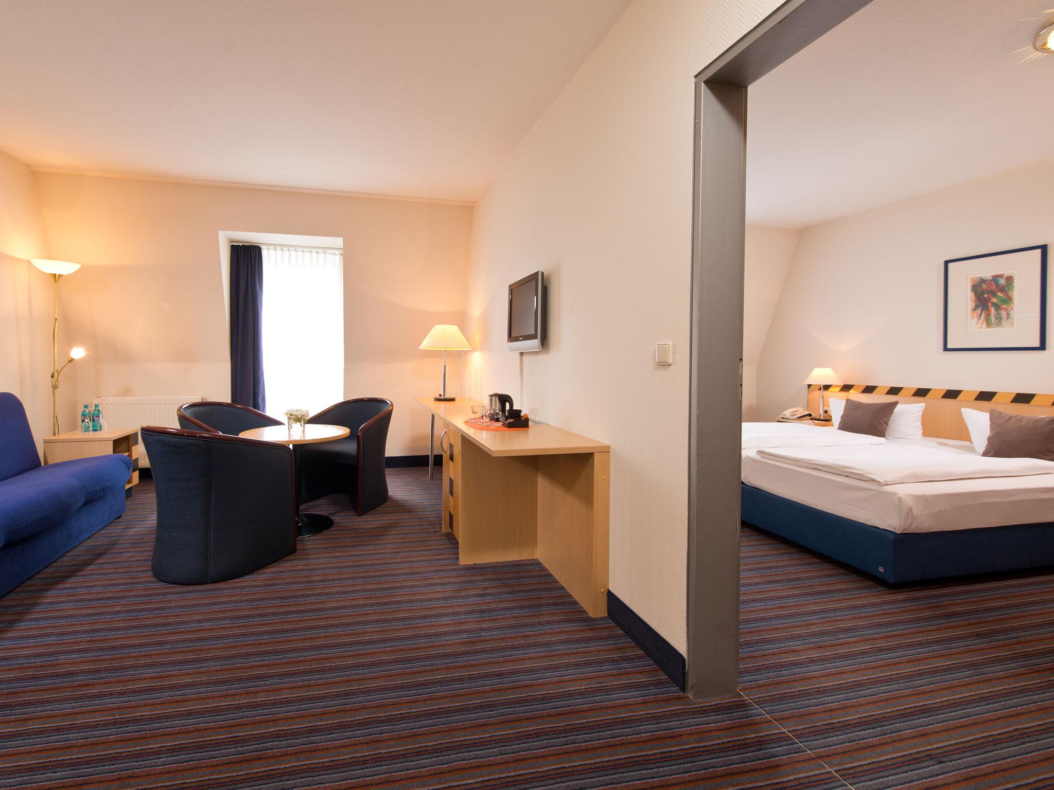 Achat Hotel Dresden Elbufer Exterior photo