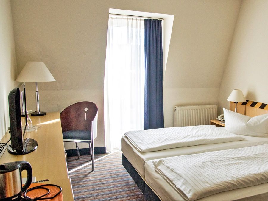 Achat Hotel Dresden Elbufer Exterior photo
